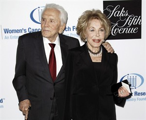 Kirk Douglas doubles Los Angeles Skid Row pledge for homeless women to $10 million | iNFOnews.ca CP20105638