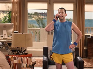 Jon Cryer peddles laughs on his hit sitcom, but pedaling his bike led to painful injuries | iNFOnews.ca CP20162130