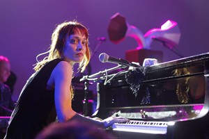 Singer-songwriter Fiona Apple arrested by West Texas Border Patrol for possession of hashish | iNFOnews.ca CP20183833