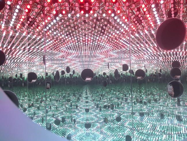 At Yayoi Kusama show, a long wait to experience infinity | iNFOnews.ca
