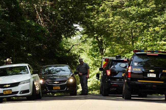 New York state trooper, suicidal school principal shot dead | iNFOnews.ca