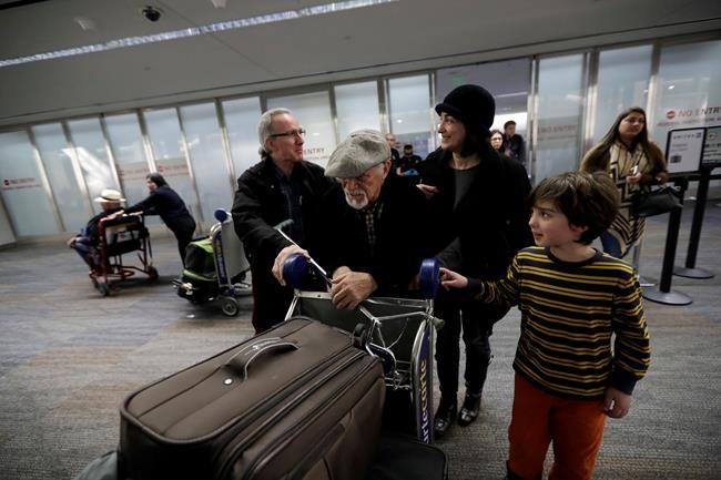 Federal judge blocks Trump travel ban for Virginia residents | iNFOnews.ca CP660087379