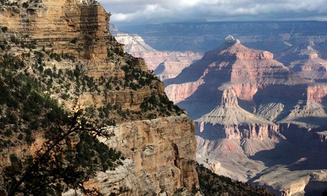 Another Grand Canyon visitor dies in fall from edge | iNFOnews.ca Another Grand Canyon visitor dies in fall from edge | iNFOnews.ca