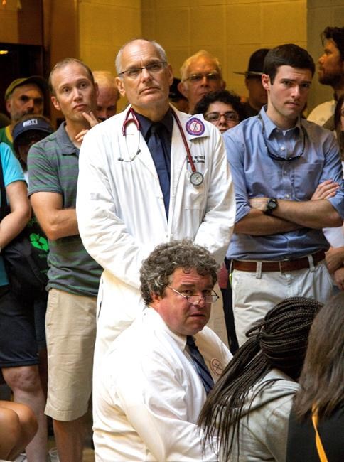 Swimmer missing from race down New York's Hudson River | iNFOnews.ca Swimmer missing from race down New York's Hudson River | iNFOnews.ca