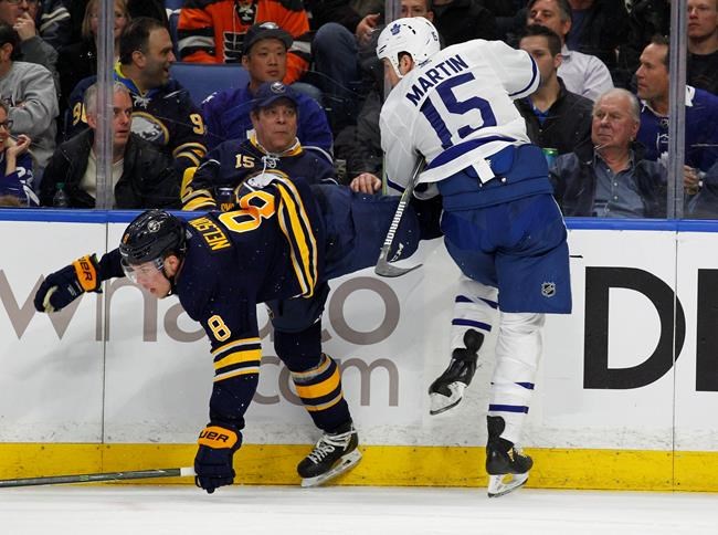 Sabres get bounces in 5-3 win over Maple Leafs | iNFOnews.ca