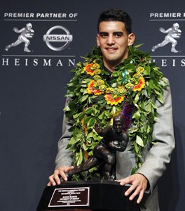 Oregon quarterback Marcus Mariota wins Heisman Trophy, becoming Ducks' 1st winner | iNFOnews.ca