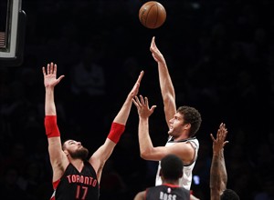 Raptors blow big lead in regulation, rally to beat Nets 127-122 in overtime | iNFOnews.ca CP31704275