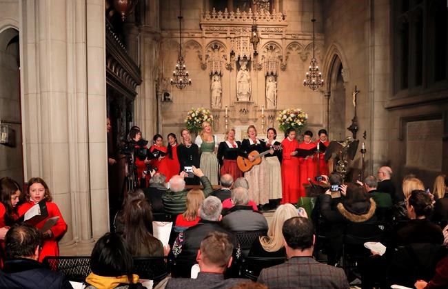 200 years of 'Silent Night': Singers mark carol's birthday | iNFOnews.ca CP112228255