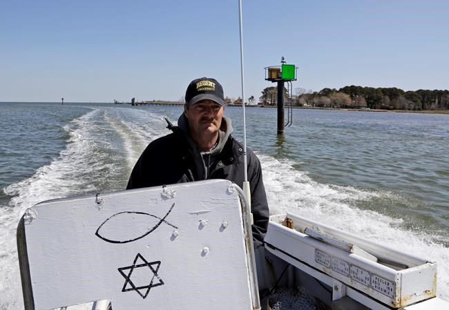Pro-Trump mayor of sinking island questions Al Gore on CNN | iNFOnews.ca