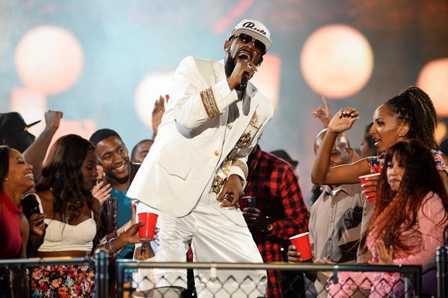 Mississippi man sues R. Kelly, says singer ruined marriage | iNFOnews.ca Mississippi man sues R. Kelly, says singer ruined marriage | iNFOnews.ca