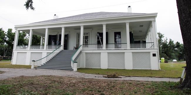 Jefferson Davis estate offered as new home for monuments | iNFOnews.ca