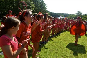 Sleep-away camps post images online daily so parents don't have to wait for letters home | iNFOnews.ca CP28720890