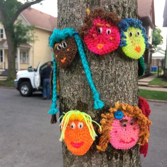 'Yarn Bombers' use craft to make a statement | iNFOnews.ca