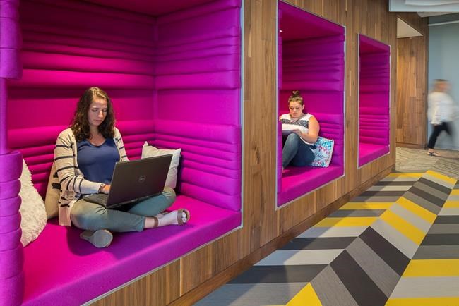 This comfy, cushioned cubby is an inviting, cozy workspace | iNFOnews.ca