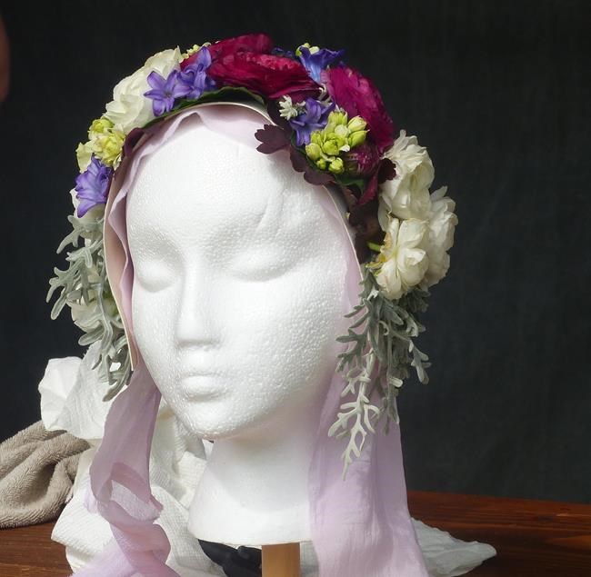 Beyond the formal corsage: Floral accessories get creative | iNFOnews.ca