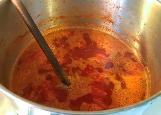 Capture summer's flavour in a jar by canning tomatoes | iNFOnews.ca