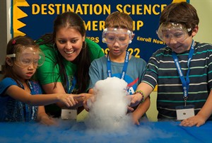 STEM summer camps cater to kids more passionate about science, technology than 'smores | iNFOnews.ca CP31744230