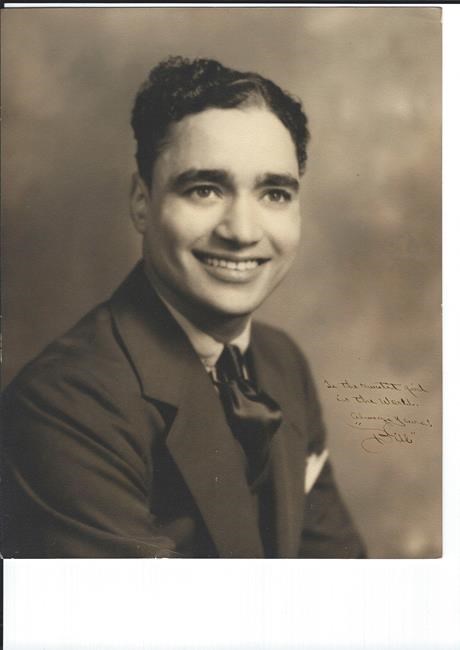 This year, pass the turkey AND the family photos | iNFOnews.ca