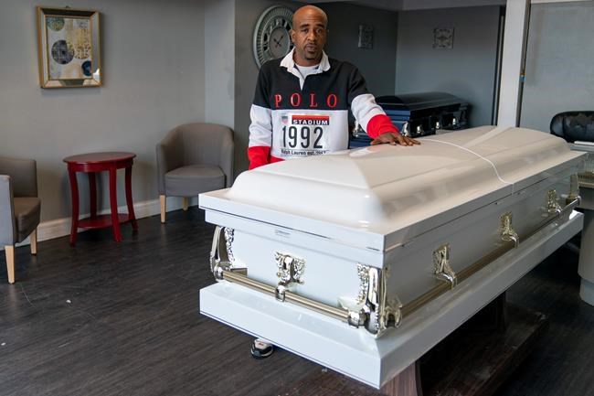 Mortician fights for license, livelihood after virus scandal | iNFOnews.ca