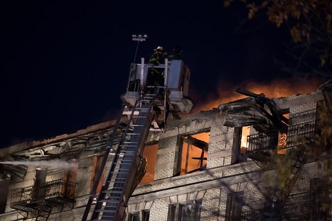 9 injured in large fire atop 6-story apartment building | iNFOnews.ca