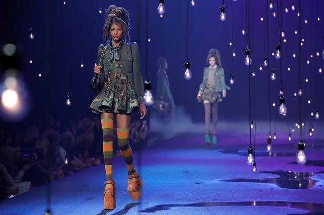Glam rockers, baby doll goddesses: Marc Jacobs gets trippy | iNFOnews.ca