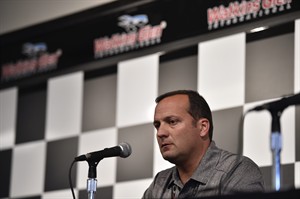 Stewart leaves NASCAR race as authorities begin to analyze how his car struck, killed driver | iNFOnews.ca CP29446894