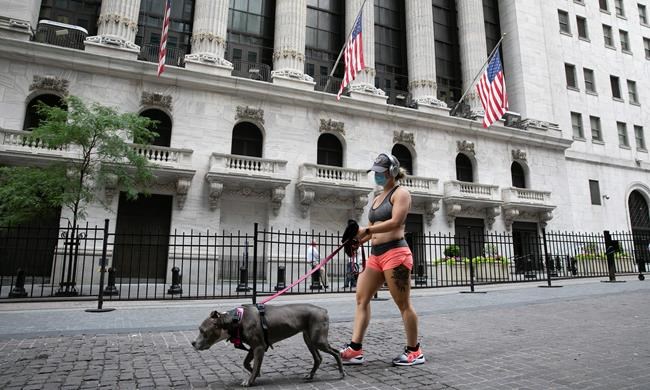 Wall Street tacks more onto its best quarter since 1998 | iNFOnews.ca