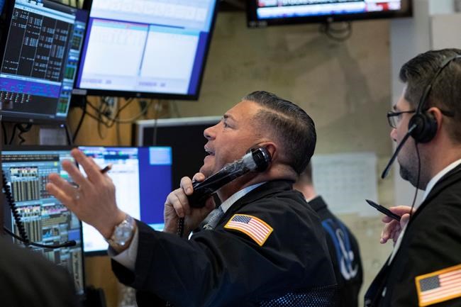 Stocks tumble, investors dash for cash amid recession fears | iNFOnews.ca