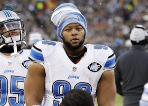 Lions DT Suh suspended for playoff game vs Dallas for stepping on Rodgers' leg | iNFOnews.ca CP31283203