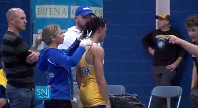 High school wrestler told to cut dreadlocks or lose bout | iNFOnews.ca
