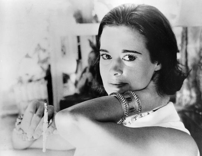 Gloria Vanderbilt, heiress, jeans queen, dies at 95 | iNFOnews.ca CP1171792813
