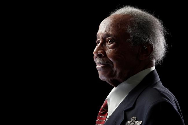 Tuskegee Airman Floyd Carter Sr. dies; he was 95 | iNFOnews.ca