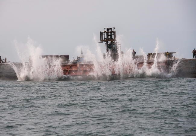 The end of the line is watery for reef-to-be rail cars | iNFOnews.ca The end of the line is watery for reef-to-be rail cars | iNFOnews.ca