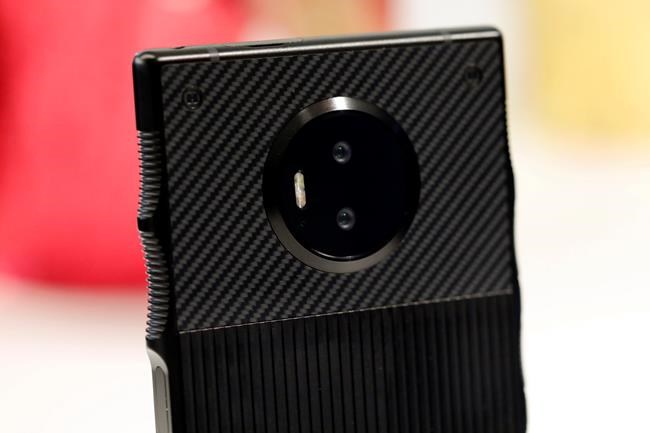 Can a holographic screen help a new phone break out? | iNFOnews.ca