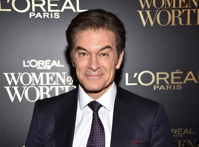'Dr. Oz' aids police in resuscitating man at Newark airport | iNFOnews.ca