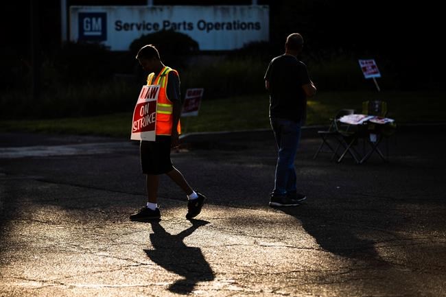 Workers, car owners, dealers and GM feel pinch from strike | iNFOnews.ca Workers, car owners, dealers and GM feel pinch from strike | iNFOnews.ca