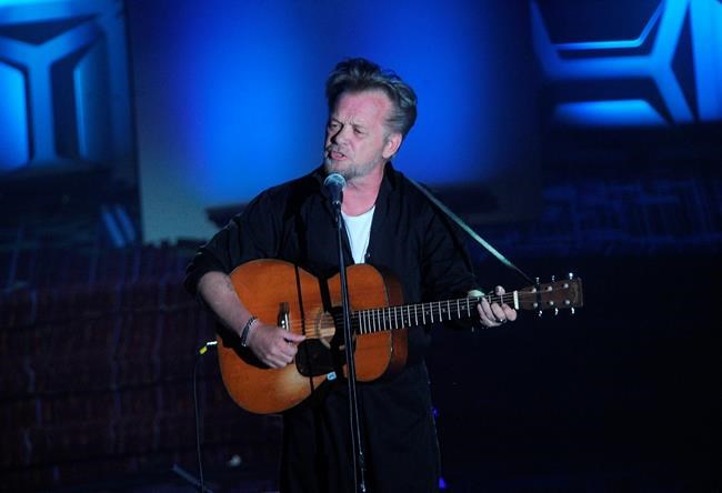 Art museum to feature paintings by rocker Mellencamp | iNFOnews.ca CP682328191