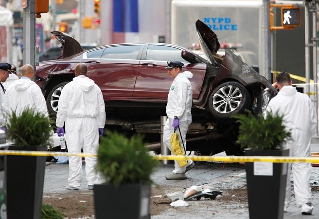 Times Square crash victim was 18-year-old Michigan woman | iNFOnews.ca CP684675800