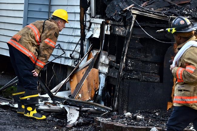 6 relatives, including 4 kids, found dead in burning NY home | iNFOnews.ca 6 relatives, including 4 kids, found dead in burning NY home | iNFOnews.ca