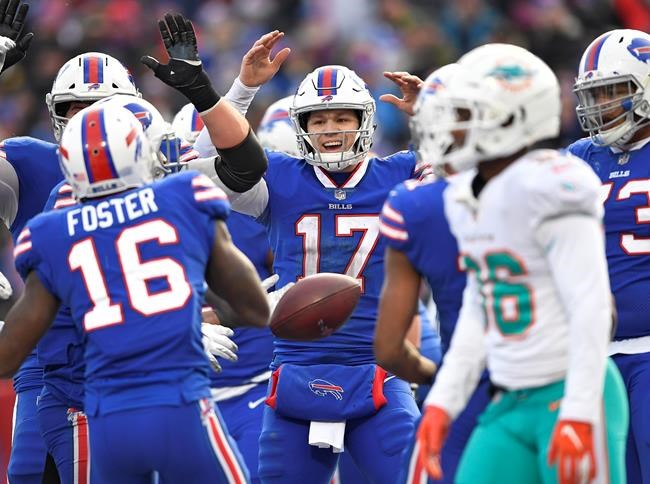 Bills rout Dolphins 42-17 in Kyle Williams' final game | iNFOnews.ca