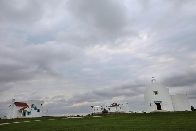 Top US cardinal accused of mishandling aide's sex abuse case | iNFOnews.ca