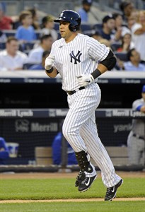 Suzuki ends HR drought as Yankees top Toronto 6-4 for 17th straight home win over Blue Jays | iNFOnews.ca