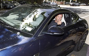 New Zealand prosecutors say AC/DC drummer Phil Rudd threatened to kill worker and his daughter | iNFOnews.ca CP30983535