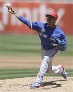 Melky Cabrera's fielding error hands Athletics 1-0 win over Blue Jays in 12th inning | iNFOnews.ca