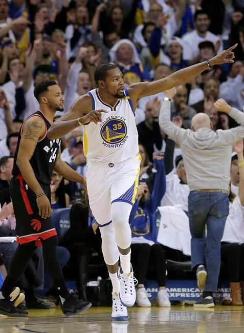 Durant, Warriors deliver down stretch to hold off Raptors | iNFOnews.ca