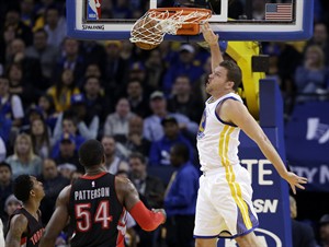 Curry, Green lead Warriors past Raptors, 126-105, in matchup of conference leaders | iNFOnews.ca CP31330907