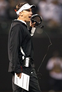 Chargers capitalize on Raiders snapping woes to win season opener 22-14 | iNFOnews.ca