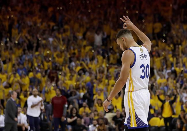 Curry, Durant power Warriors past Cavs in Game 1, 113-91 | iNFOnews.ca