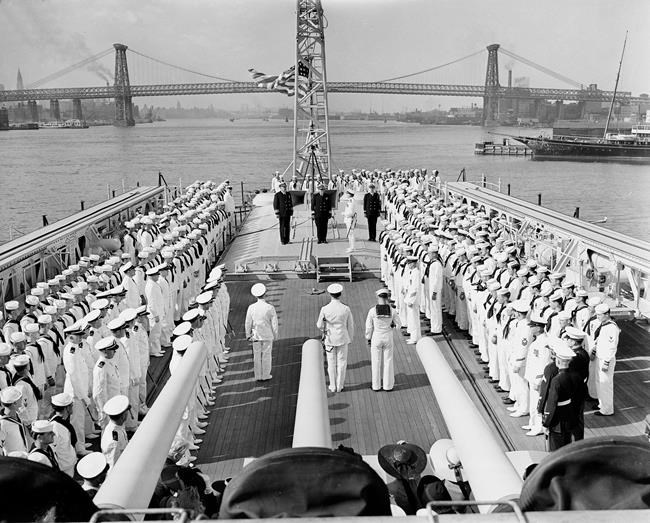 Sailors honour Pearl Harbor survivor during 1 last visit | iNFOnews.ca Sailors honour Pearl Harbor survivor during 1 last visit | iNFOnews.ca