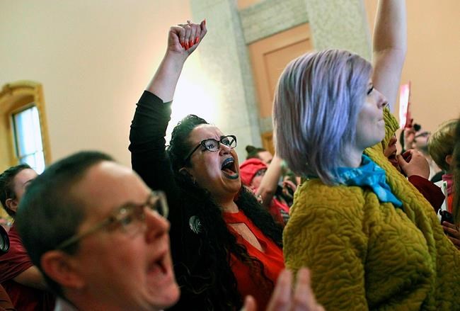 US judge blocks part of Ohio ban on abortion procedure | iNFOnews.ca